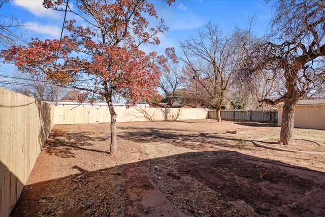 1105 E Cardwell Street, Brownfield, TX 79316