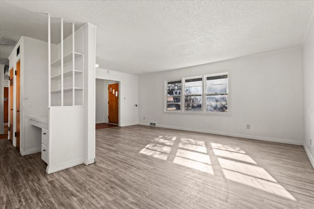 1105 E Cardwell Street, Brownfield, TX 79316