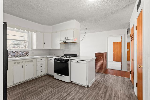 1105 E Cardwell Street, Brownfield, TX 79316