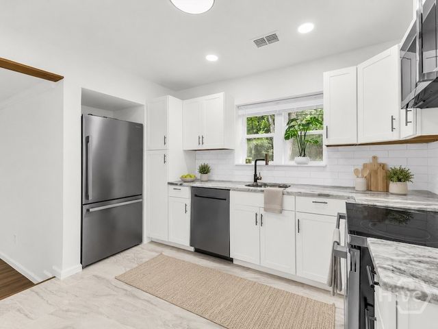 2217 Vicksburg Drive, Savannah, GA 31404
