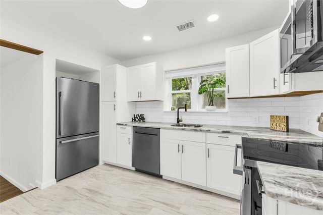 2217 Vicksburg Drive, Savannah, GA 31404