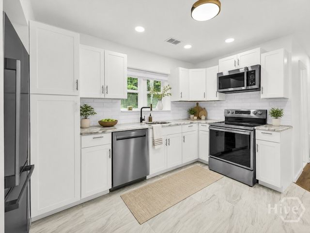 2217 Vicksburg Drive, Savannah, GA 31404