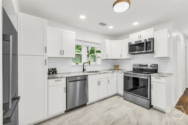 2217 Vicksburg Drive, Savannah, GA 31404
