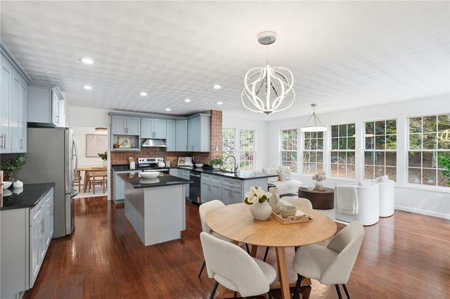 94 Castle Rocks Road, Warwick, RI 02886