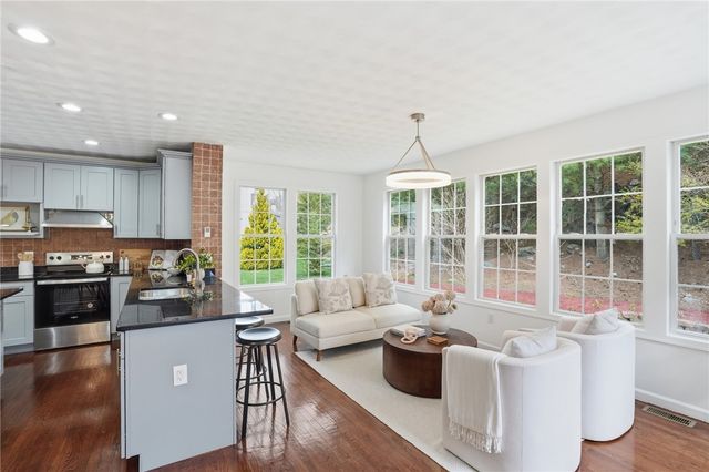 94 Castle Rocks Road, Warwick, RI 02886