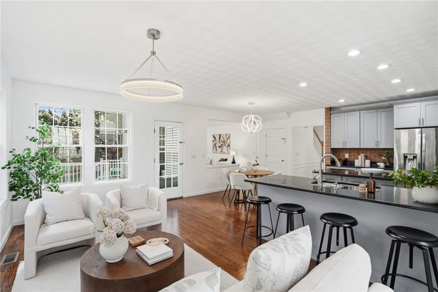 94 Castle Rocks Road, Warwick, RI 02886