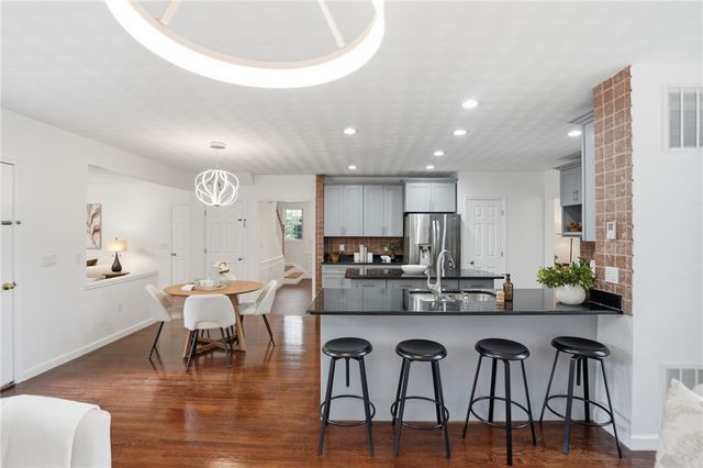 94 Castle Rocks Road, Warwick, RI 02886