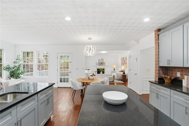 94 Castle Rocks Road, Warwick, RI 02886