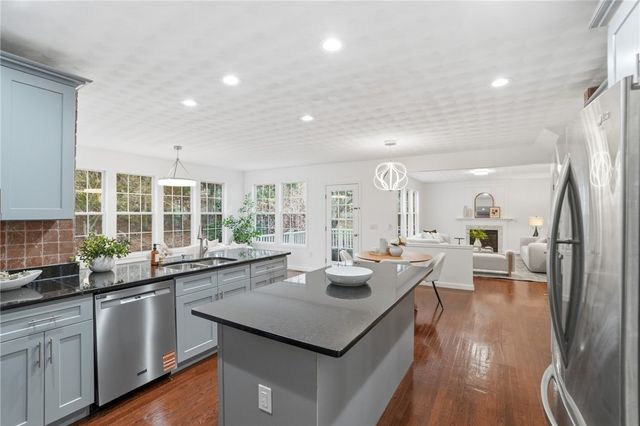 94 Castle Rocks Road, Warwick, RI 02886