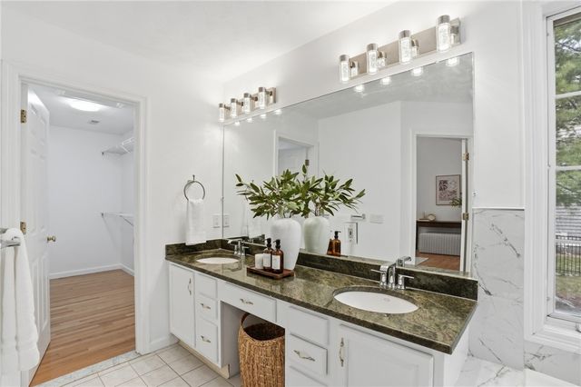 94 Castle Rocks Road, Warwick, RI 02886