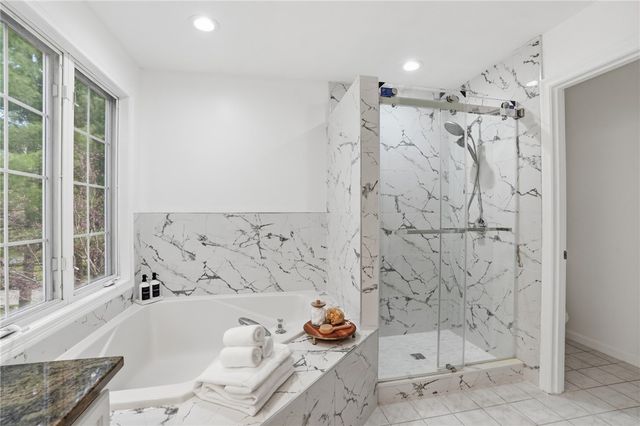 94 Castle Rocks Road, Warwick, RI 02886