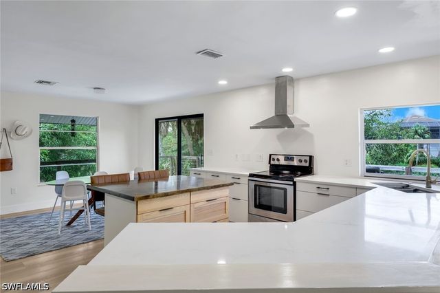 9972 Puopolo LN, Bonita Springs, FL 34135