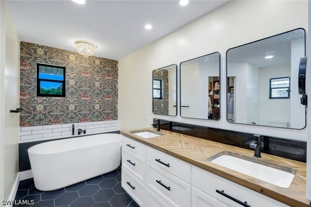 9972 Puopolo LN, Bonita Springs, FL 34135