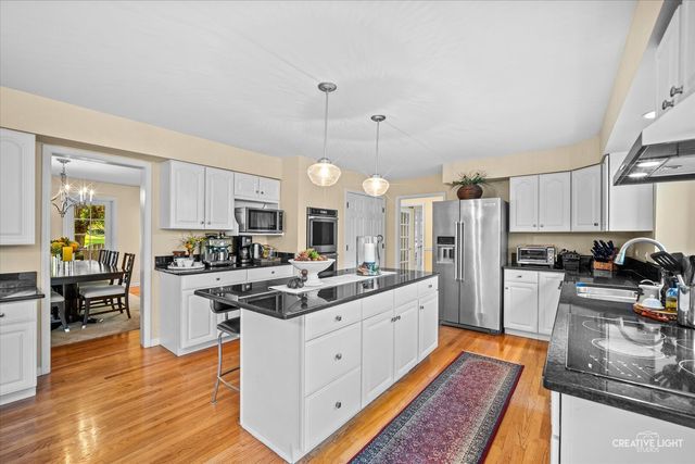5N948 Westwood Lane, St. Charles, IL 60175