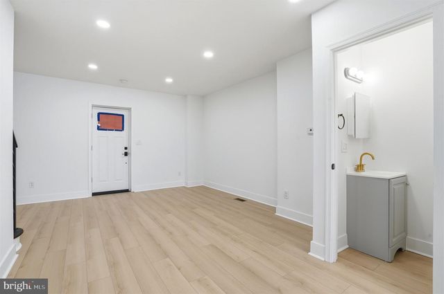 6621 N UBER ST, Philadelphia, PA 19138