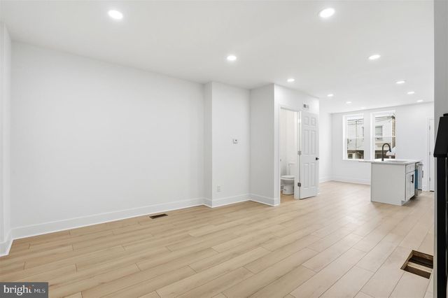 6621 N UBER ST, Philadelphia, PA 19138