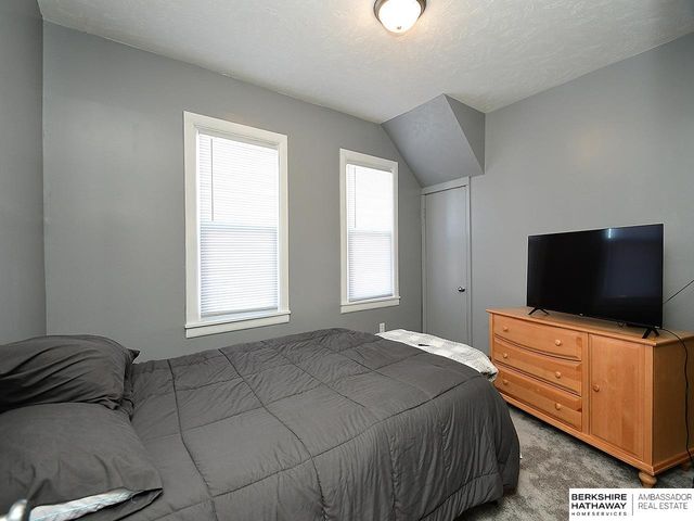3218 N 66 Street, Omaha, NE 68104