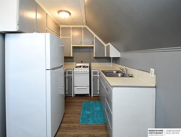3218 N 66 Street, Omaha, NE 68104