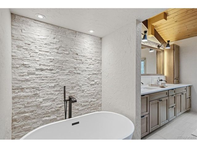 6195 Apache Dr, Larkspur, CO 80118