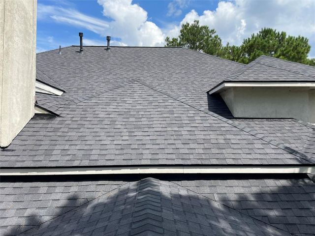 10327 Sablebrook Lane, Houston, TX 77095