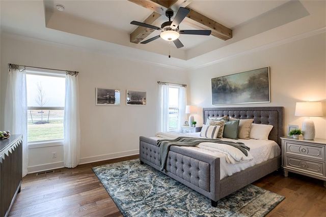 18600 Mohawk Lane, Overland Park, KS 66085