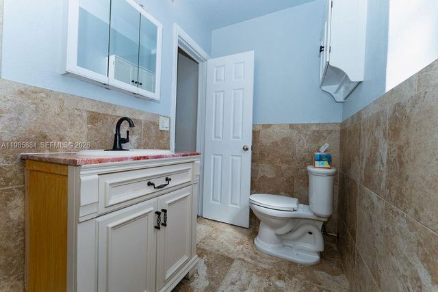 1474 NE 48th Ct, Pompano Beach, FL 33064