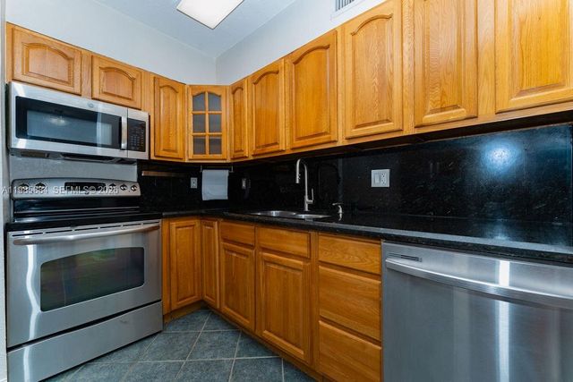 1474 NE 48th Ct, Pompano Beach, FL 33064