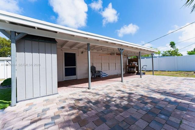 1474 NE 48th Ct, Pompano Beach, FL 33064