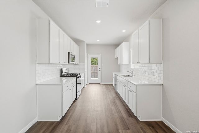 1943 Olivia Drive, New Braunfels, TX 78130