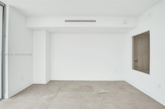 2411 Laguna Circle 2511, North Miami, FL 33181