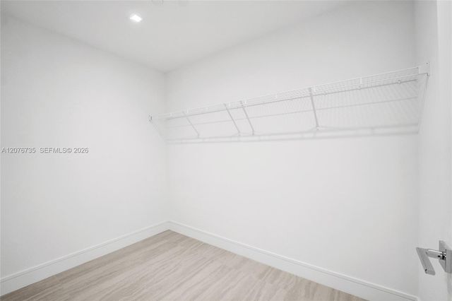 2411 Laguna Circle 2511, North Miami, FL 33181
