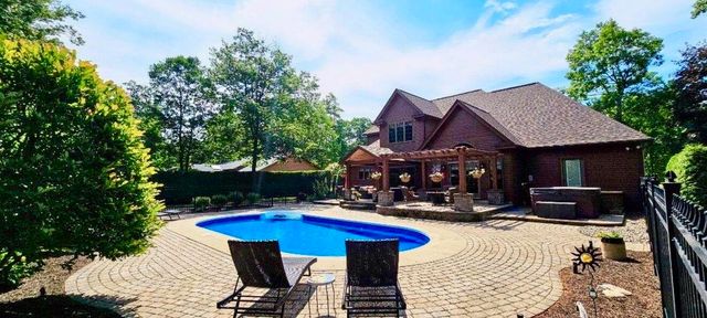 30 Pine Ridge Drive, Morrisonville, NY 12962