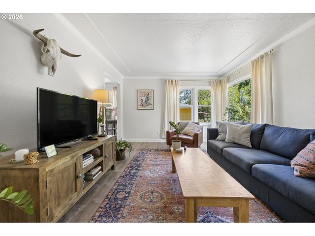 9317 N CALHOUN Ave, Portland, OR 97203