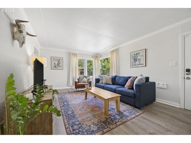 9317 N CALHOUN Ave, Portland, OR 97203