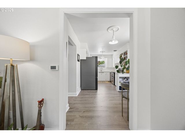 9317 N CALHOUN Ave, Portland, OR 97203