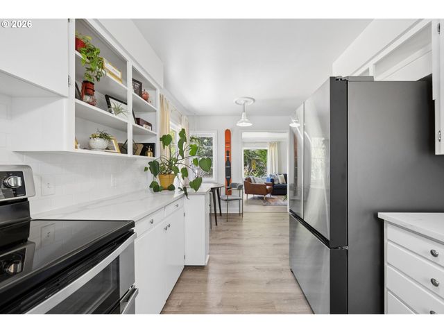 9317 N CALHOUN Ave, Portland, OR 97203