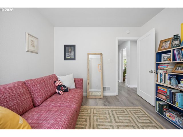 9317 N CALHOUN Ave, Portland, OR 97203