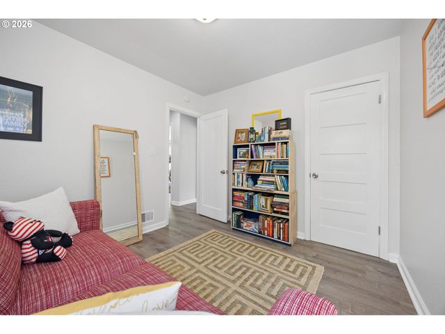 9317 N CALHOUN Ave, Portland, OR 97203