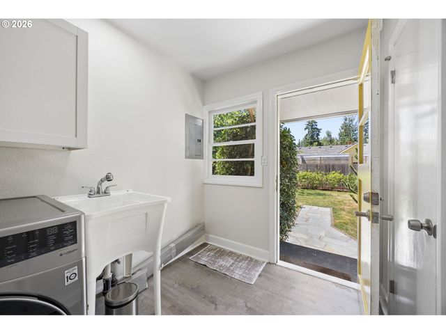 9317 N CALHOUN Ave, Portland, OR 97203