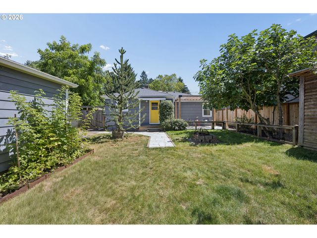 9317 N CALHOUN Ave, Portland, OR 97203