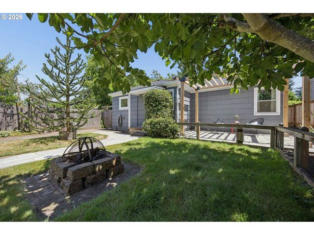 9317 N CALHOUN Ave, Portland, OR 97203