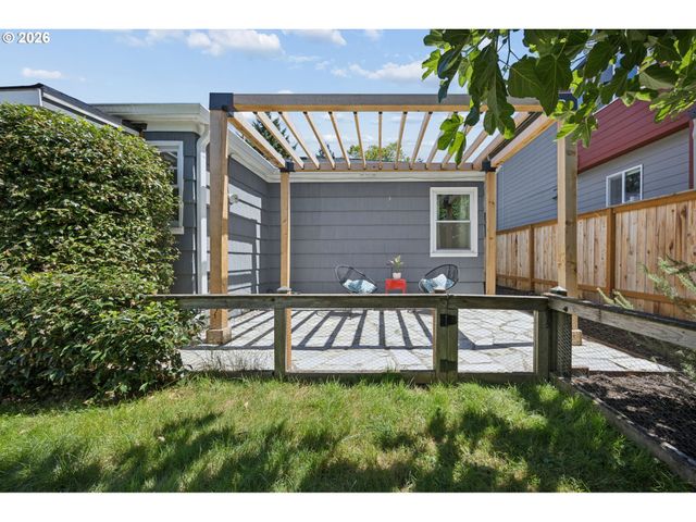 9317 N CALHOUN Ave, Portland, OR 97203