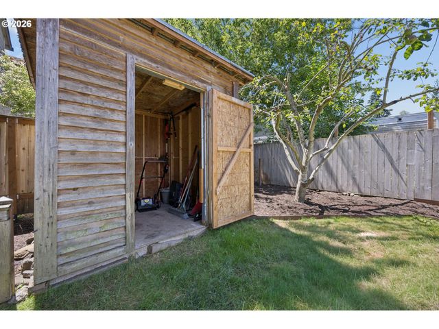 9317 N CALHOUN Ave, Portland, OR 97203