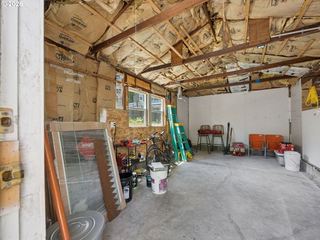 9317 N CALHOUN Ave, Portland, OR 97203