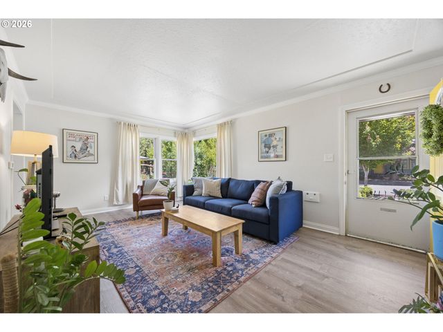 9317 N CALHOUN Ave, Portland, OR 97203