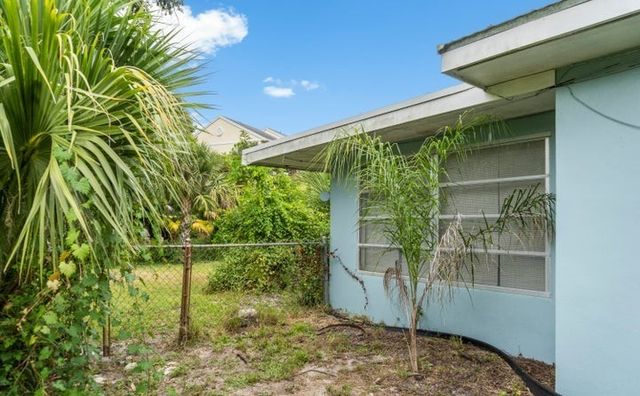 1655 41 Avenue, Vero Beach, FL 32960