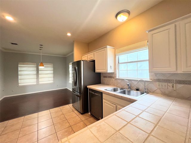 12416 Beartrap LN, Austin, TX 78729