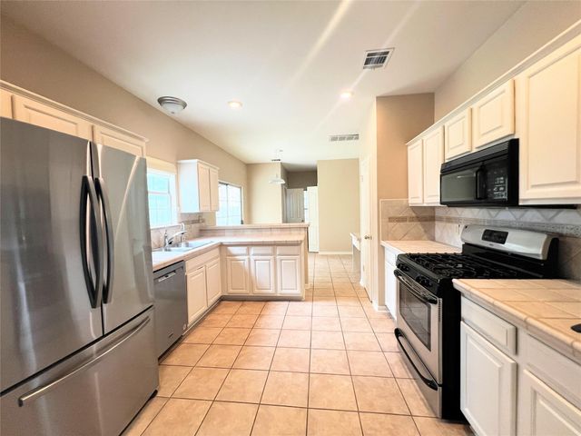 12416 Beartrap LN, Austin, TX 78729