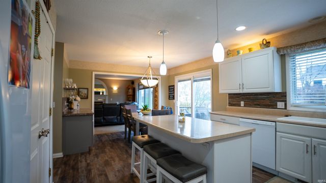 6815 Mapleton Drive, Fort Wayne, IN 46845