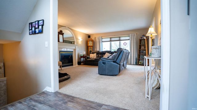 6815 Mapleton Drive, Fort Wayne, IN 46845